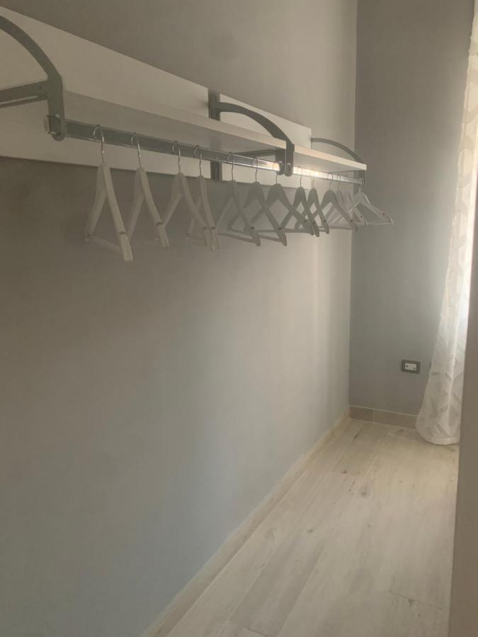 Le Stanze Di Dalia Bed & Breakfast โครโตเน ภายนอก รูปภาพ