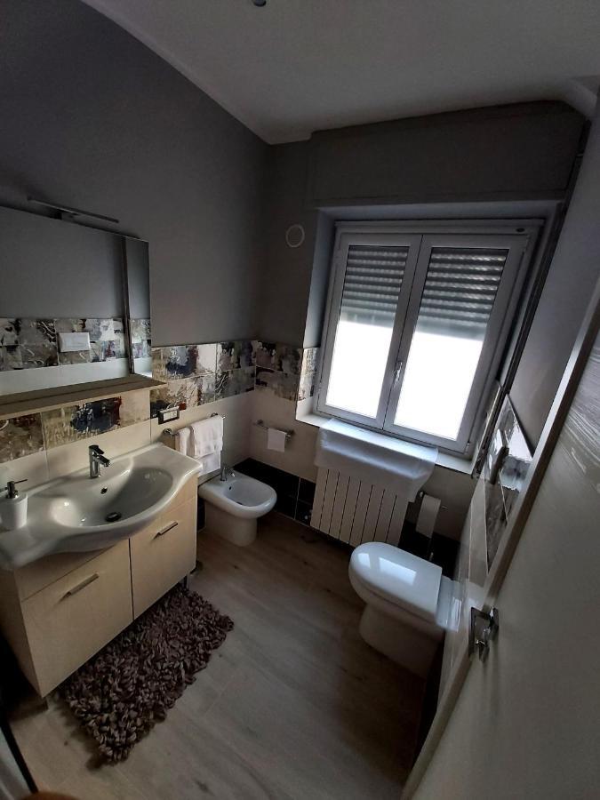 Le Stanze Di Dalia Bed & Breakfast โครโตเน ภายนอก รูปภาพ