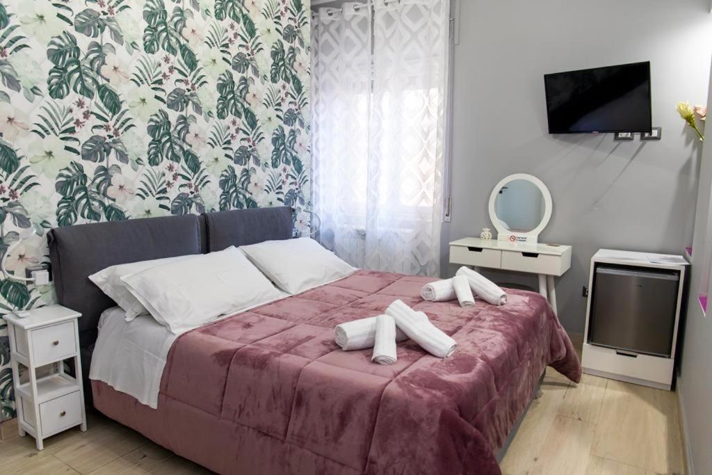 Le Stanze Di Dalia Bed & Breakfast โครโตเน ภายนอก รูปภาพ