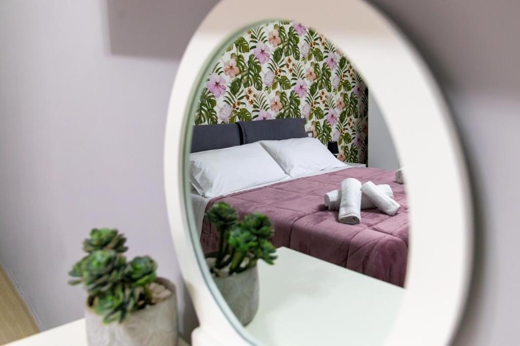 Le Stanze Di Dalia Bed & Breakfast โครโตเน ภายนอก รูปภาพ